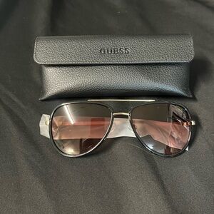 GUESS Black Aviator Sunglasses